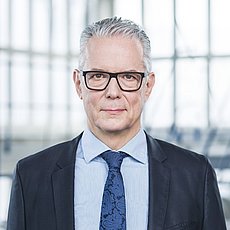 Ulrich Weitz is the CEO in the management group of IBU-tec.