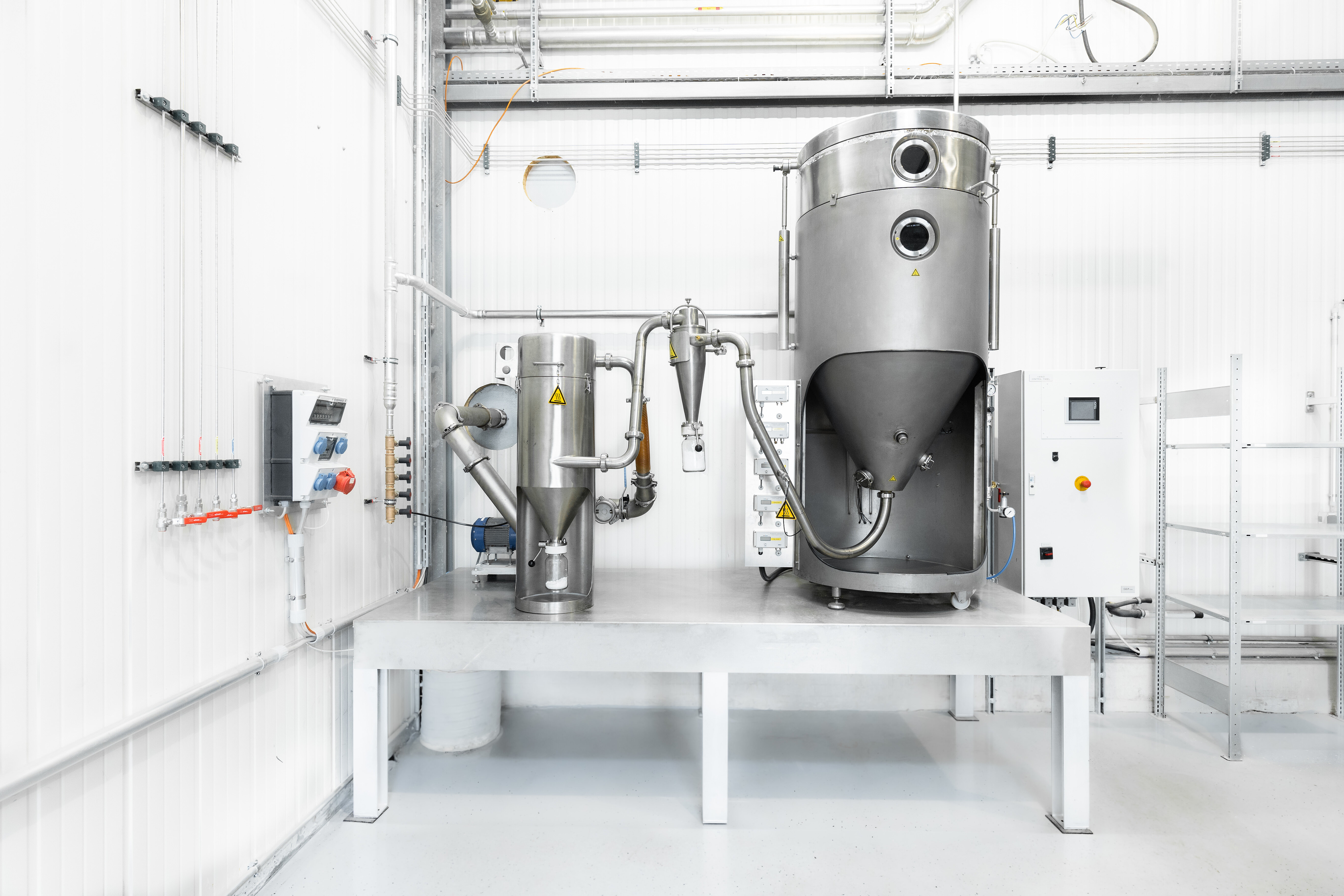 Laboratory-scale spray dryer for trials and product development