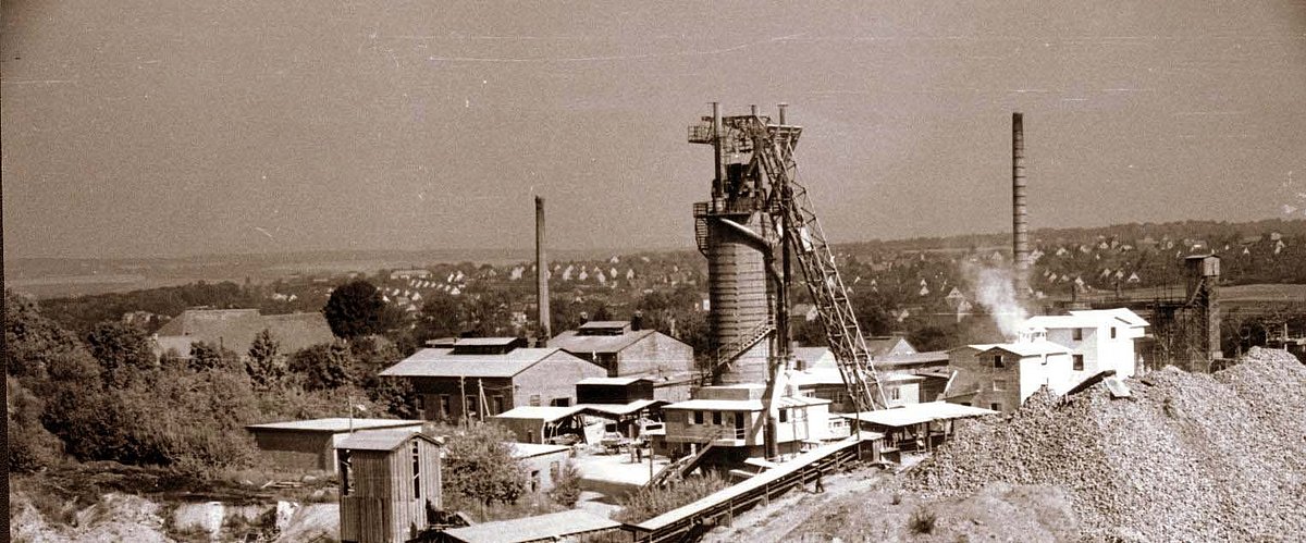 Lime works in Weimar Ehringsdorf with shaft kiln around 1950 after WW2