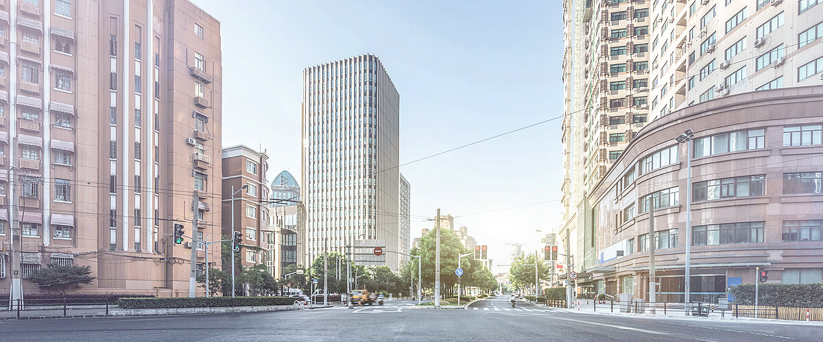 A street scene in a connected and smart city as an axample picture for the building materials article from IBU-tec A street scene in a connected and smart city as an axample picture for the building materials article from IBU-tec