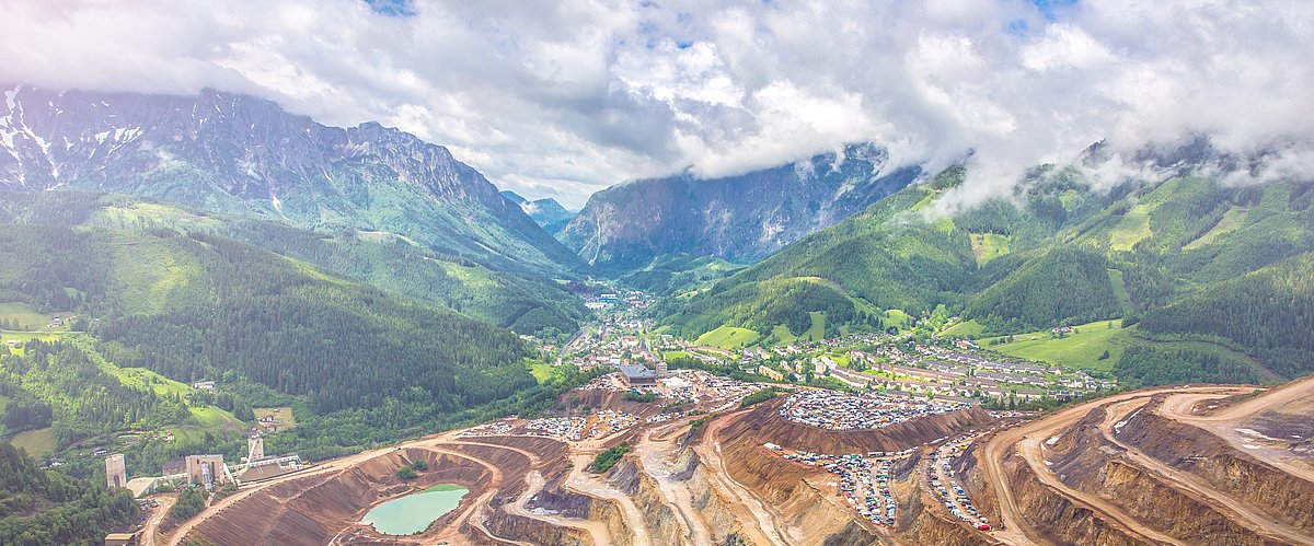 Mine or quary in Switzerland as a picture for rare earths articel on the IBU-tec website