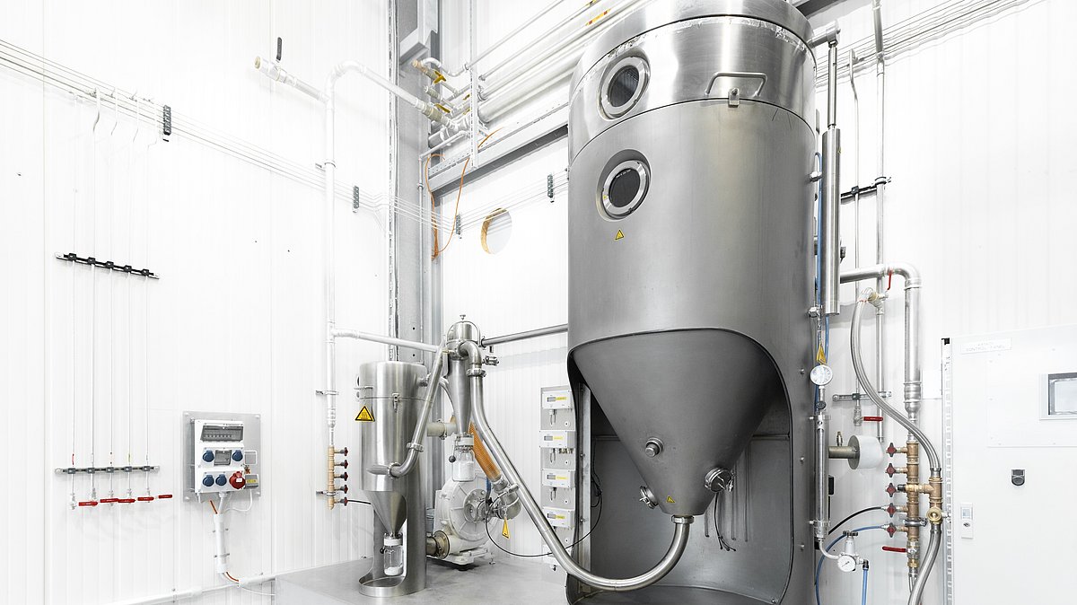 Laboratory spray dryer for trials and scale-up at IBU-tec