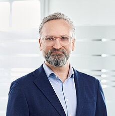 Dr. Nico Zobel, Division Manager Service, Products & Operations ager Service, Produkte & Operations  Dr. Nico Zobel, Division Manager Service, Products & Operations